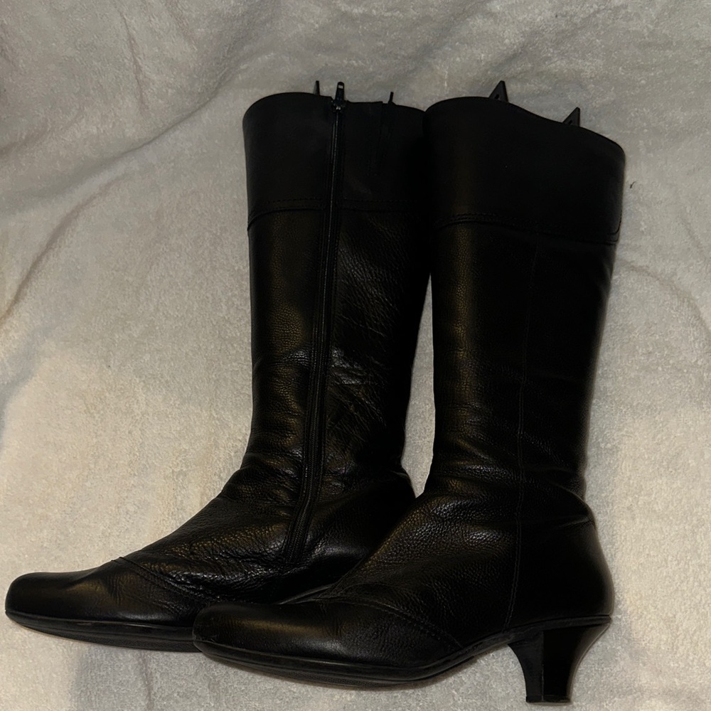 Like New - La Canadienne Boots Size 11 - Picture 3 of 7